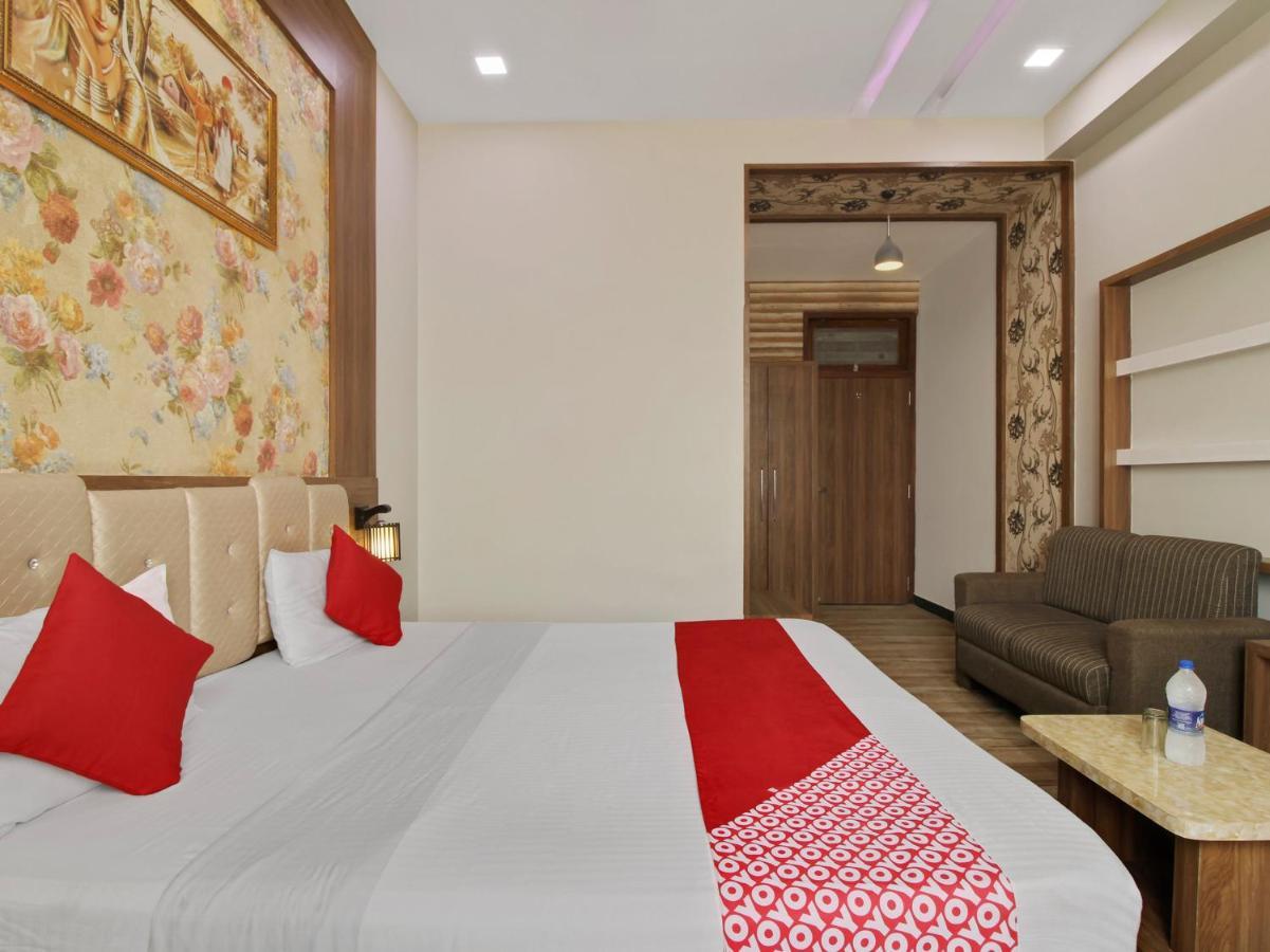 OYO 72429 New Abhinandan Hotel Amroha Bagian luar foto
