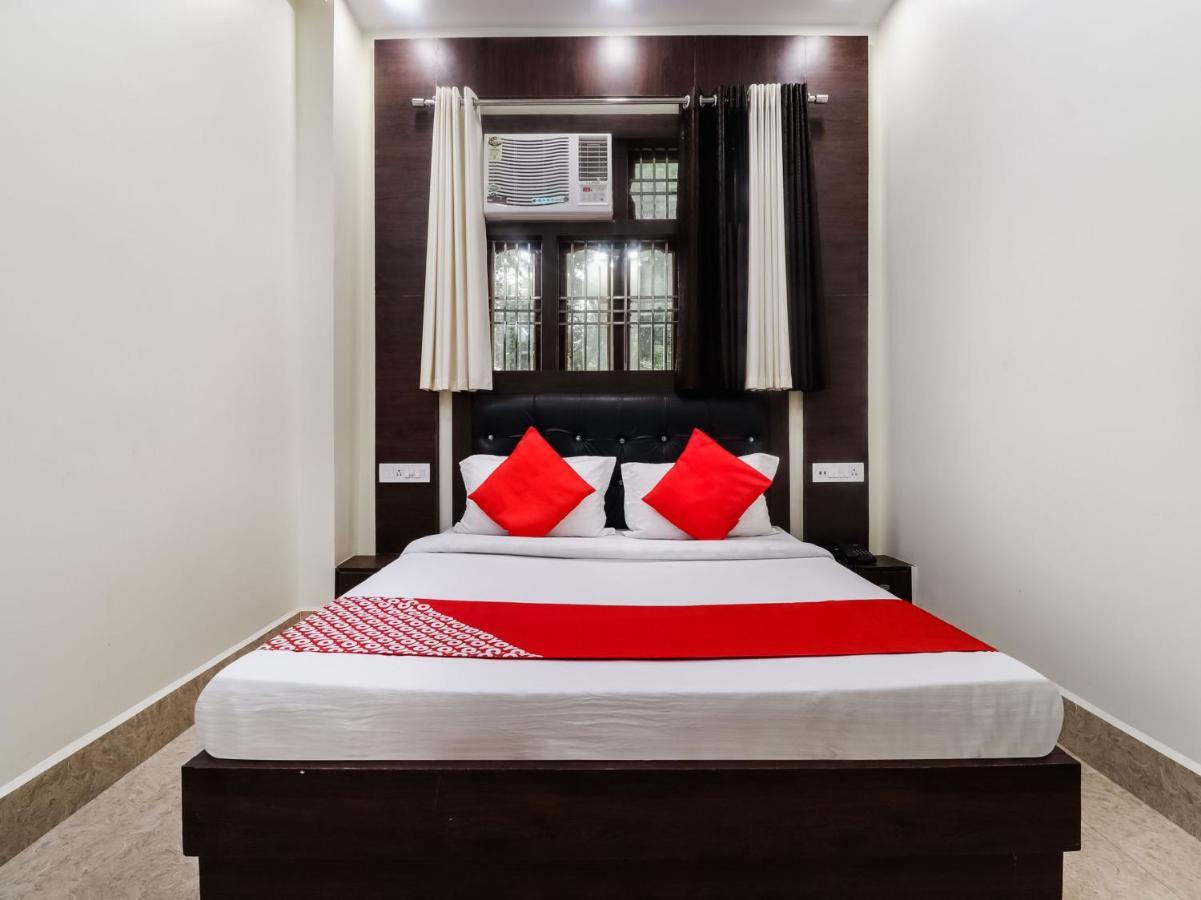 OYO 72429 New Abhinandan Hotel Amroha Bagian luar foto