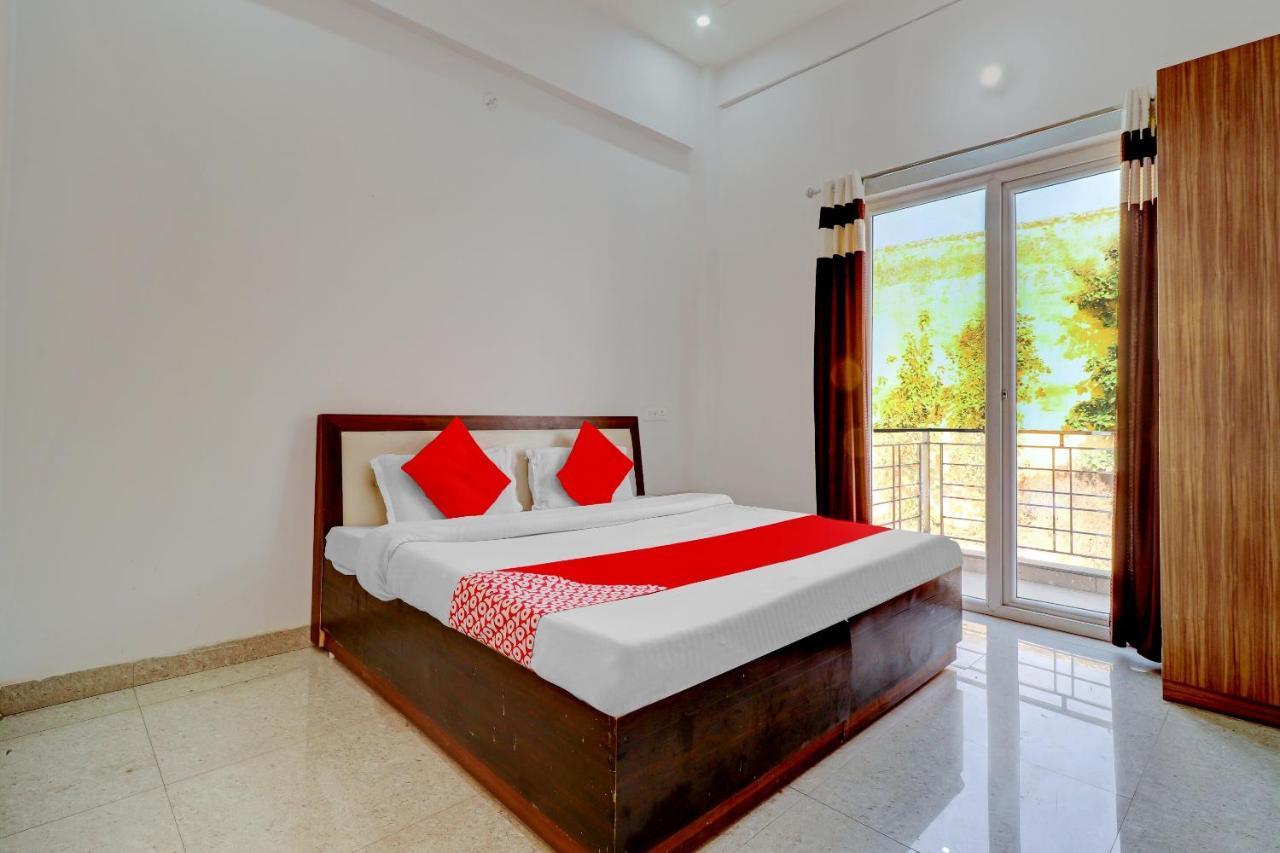 OYO 72429 New Abhinandan Hotel Amroha Bagian luar foto