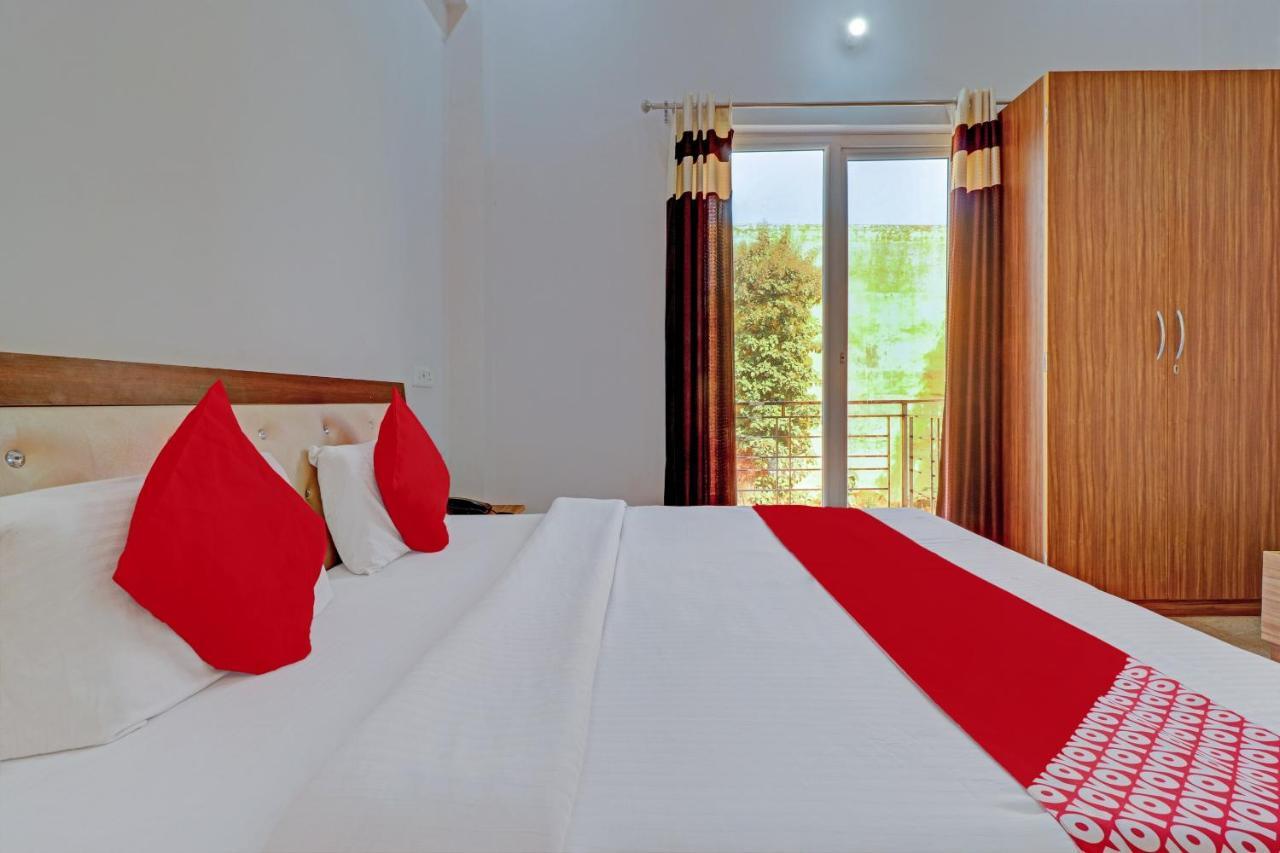 OYO 72429 New Abhinandan Hotel Amroha Bagian luar foto