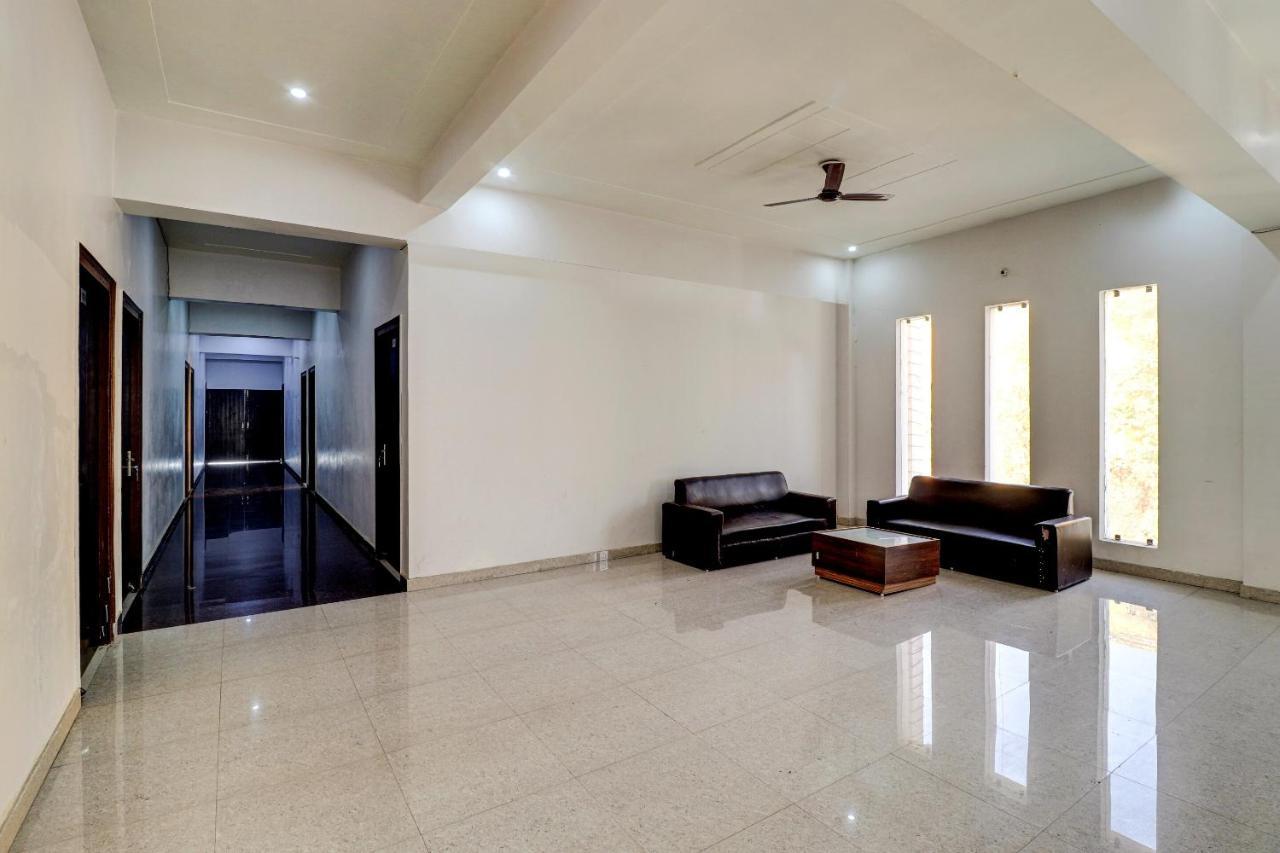 OYO 72429 New Abhinandan Hotel Amroha Bagian luar foto