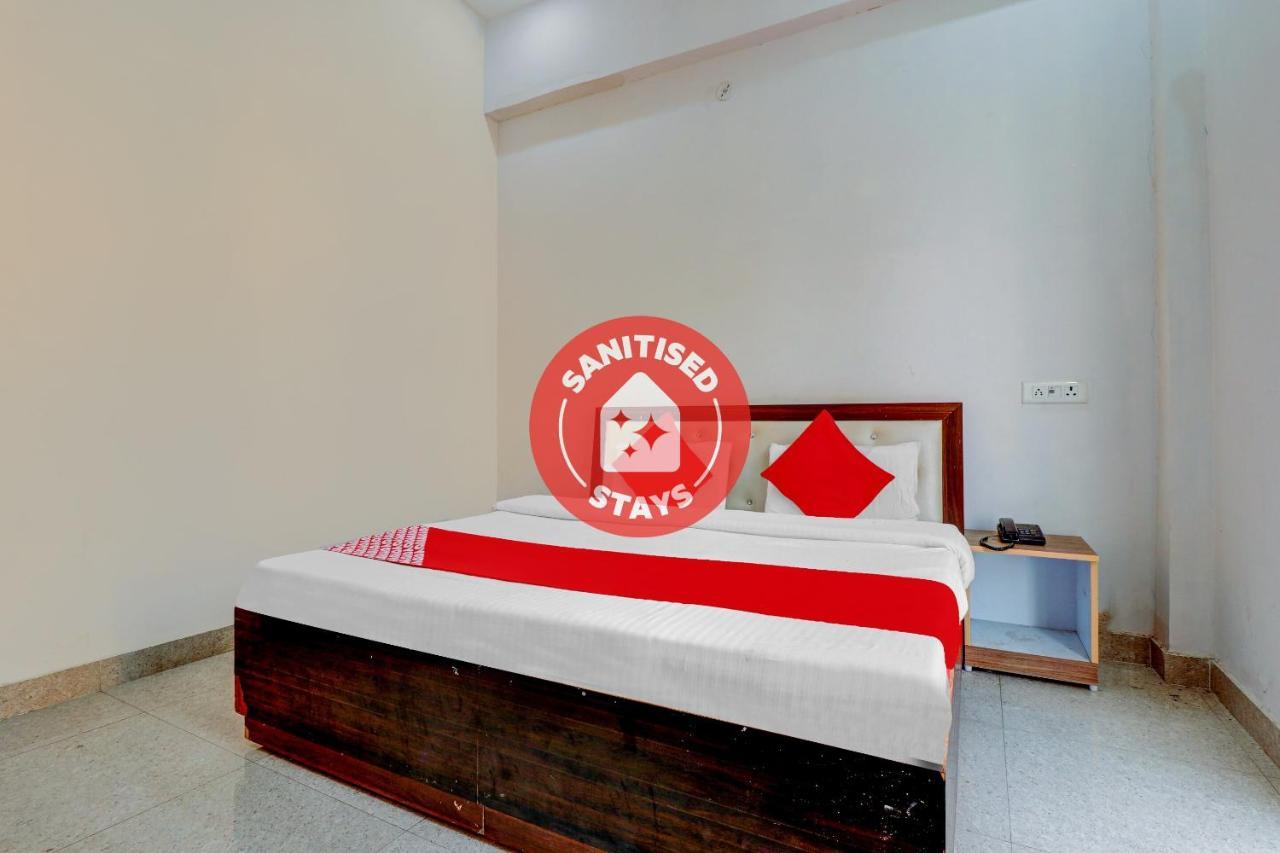 OYO 72429 New Abhinandan Hotel Amroha Bagian luar foto