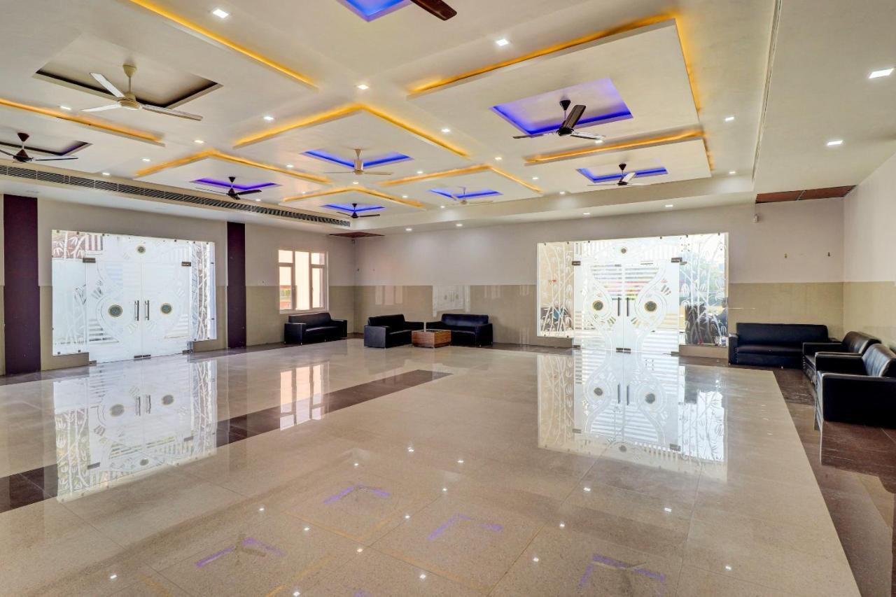 OYO 72429 New Abhinandan Hotel Amroha Bagian luar foto