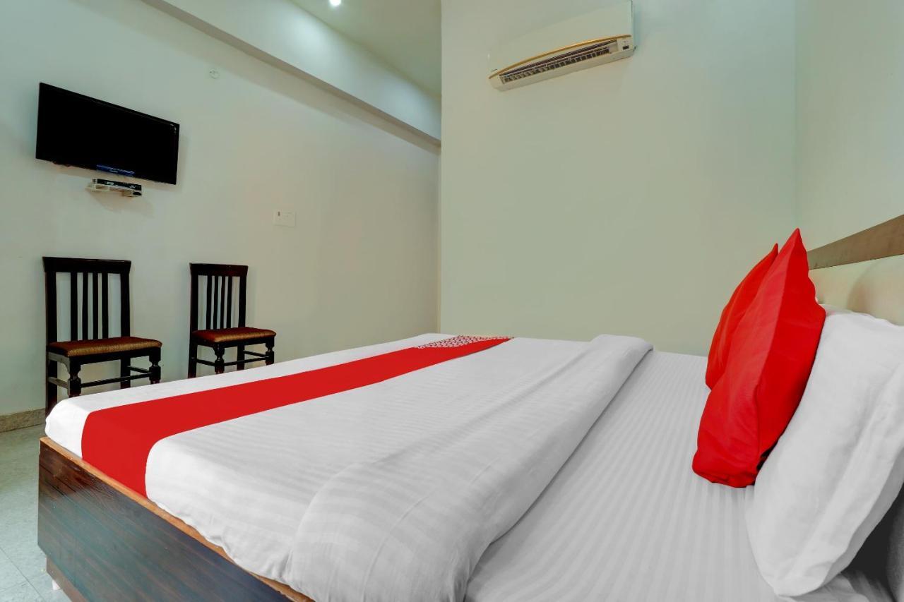OYO 72429 New Abhinandan Hotel Amroha Bagian luar foto